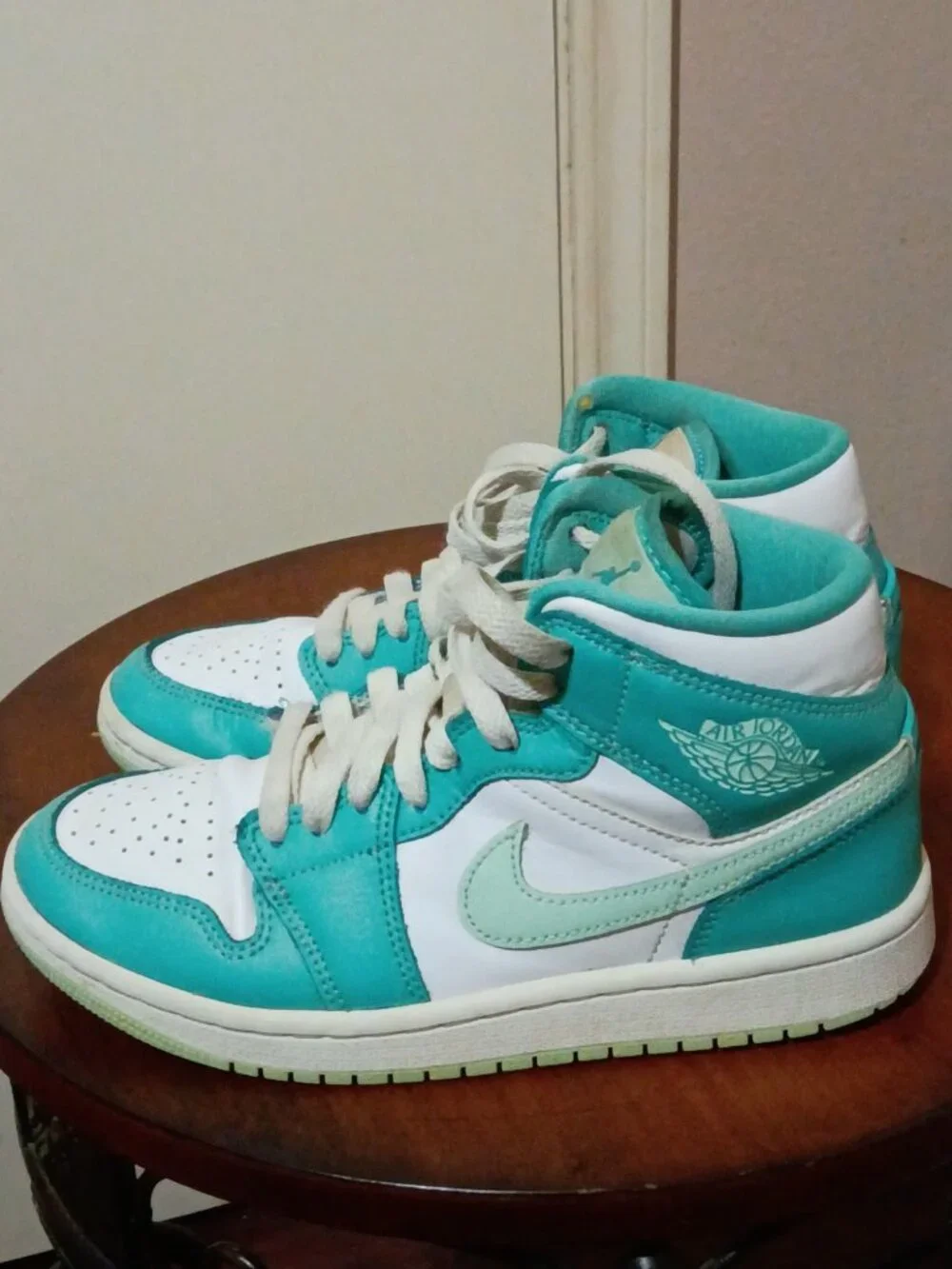 Air Jordan Womens Air Jordan 1 Mid Island Marine Green-DV2229-300 Size 5